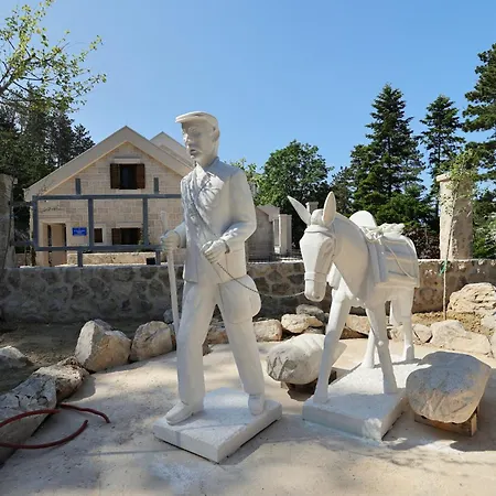 Planinarski Dom Vosac *